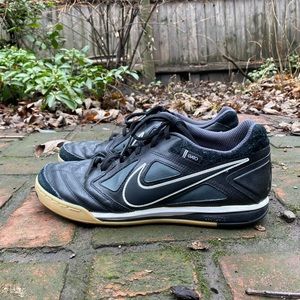 Nike5 Gato Indoor Black Leather Indoor Soccer Shoes 2010